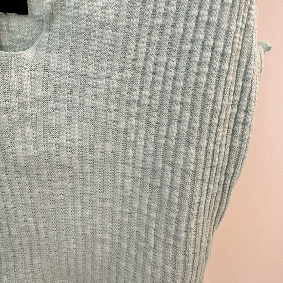 Cropped top - Picture 2 of 4